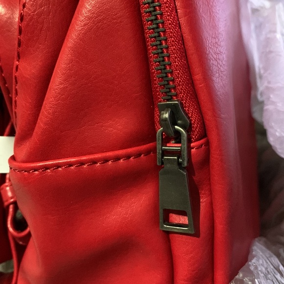 Isabelle Purse/Backpack Red Bag NWT Vegan Approved NWT - Picture 10 of 12